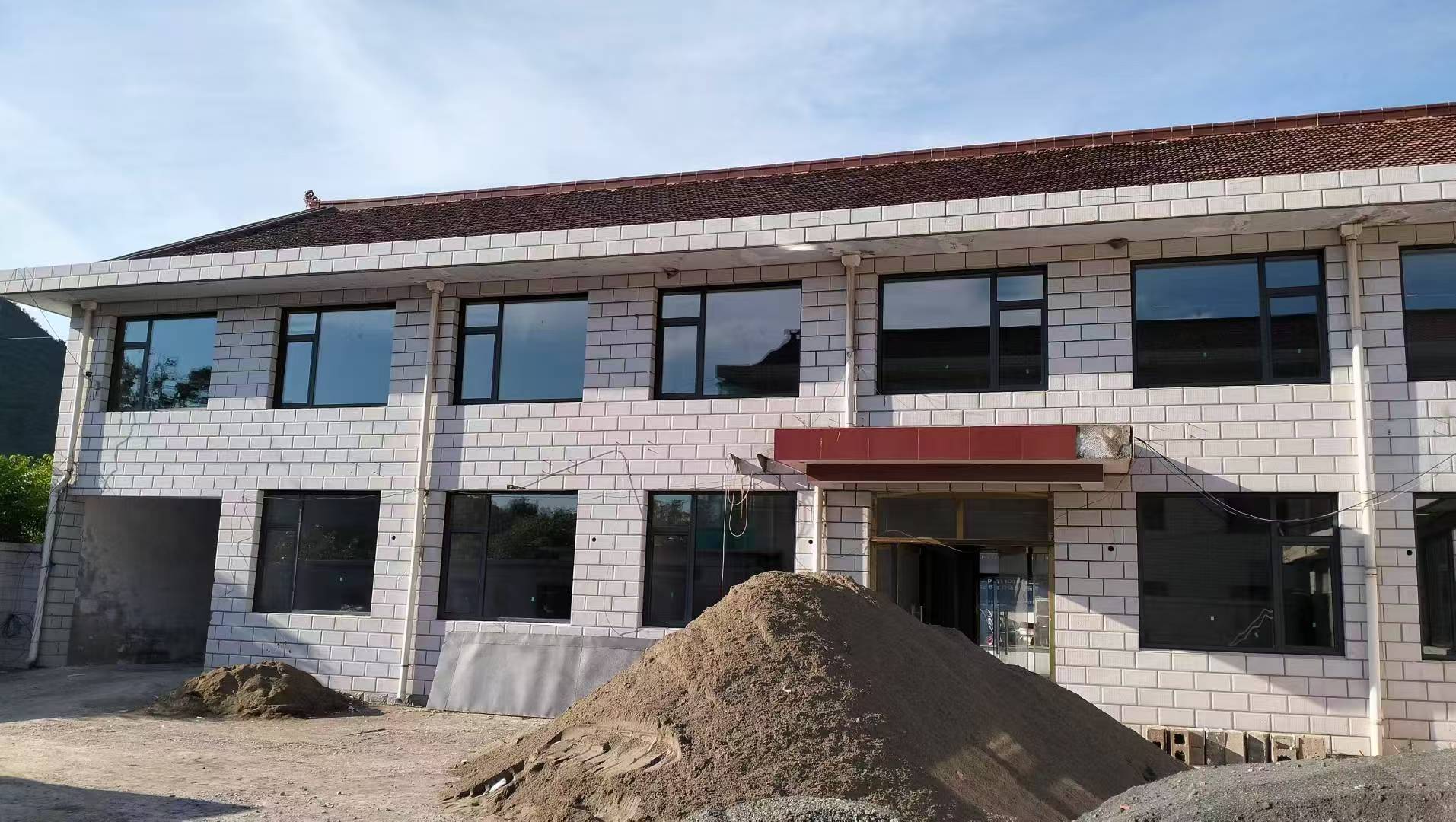 桲椤台二层旧楼门窗改造项目